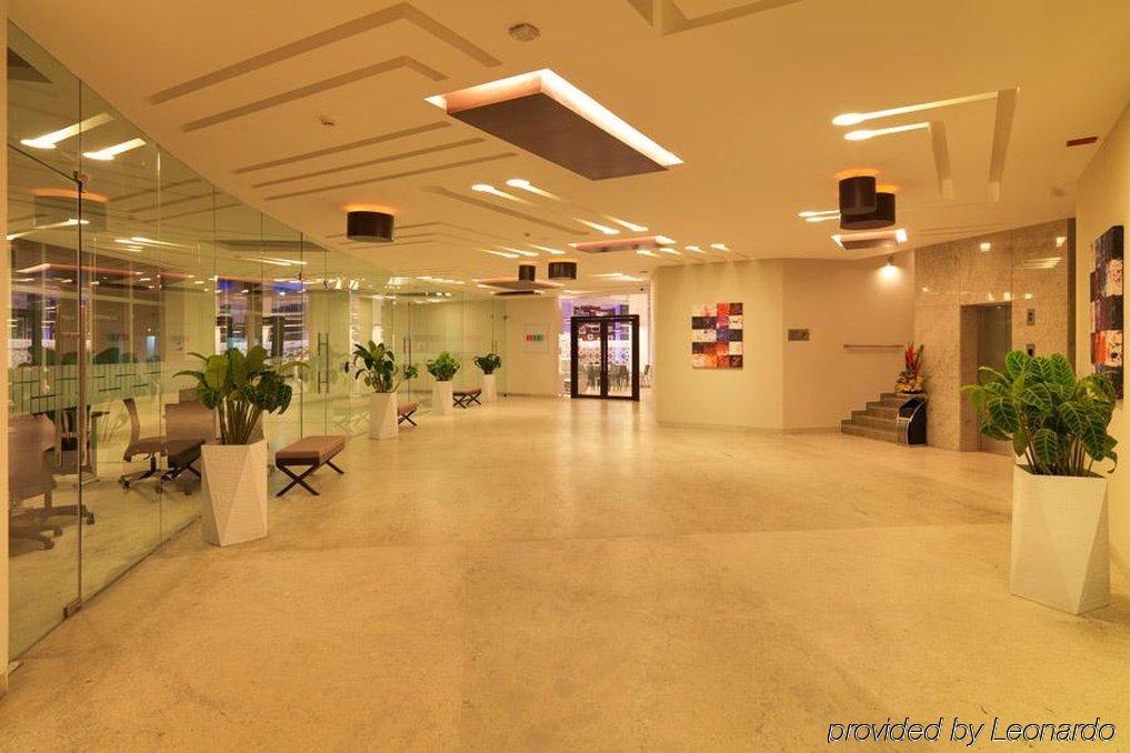 24 Tech Hotel Bangalore Luaran gambar