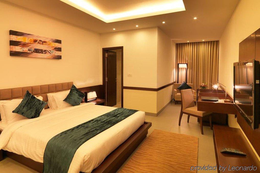 24 Tech Hotel Bangalore Luaran gambar