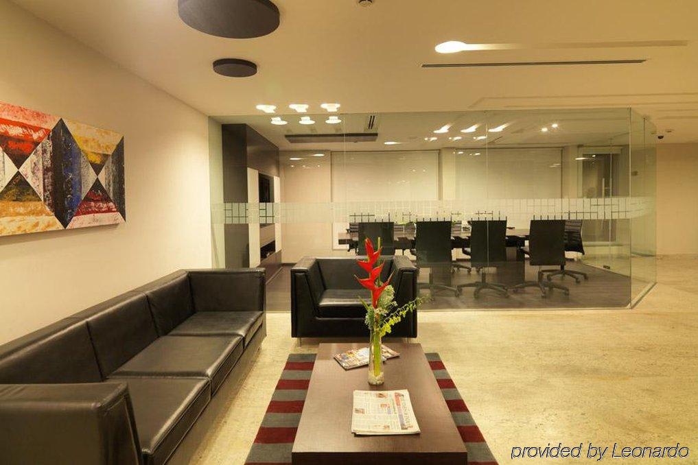 24 Tech Hotel Bangalore Luaran gambar