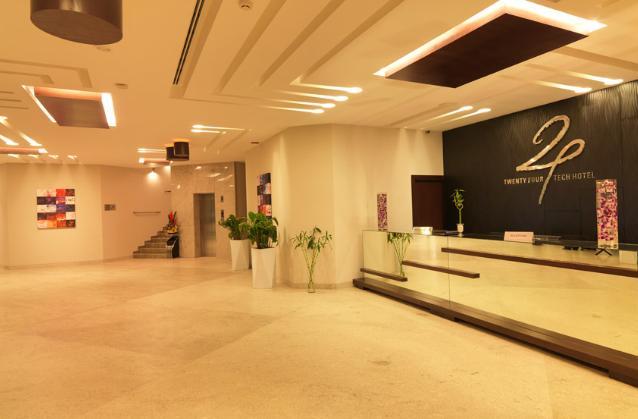 24 Tech Hotel Bangalore Luaran gambar