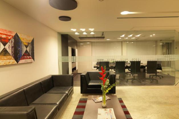 24 Tech Hotel Bangalore Luaran gambar